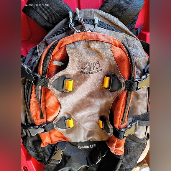 ALPS Mountaineering Synergy LTE Hiking Backpack 39L Rust Like New